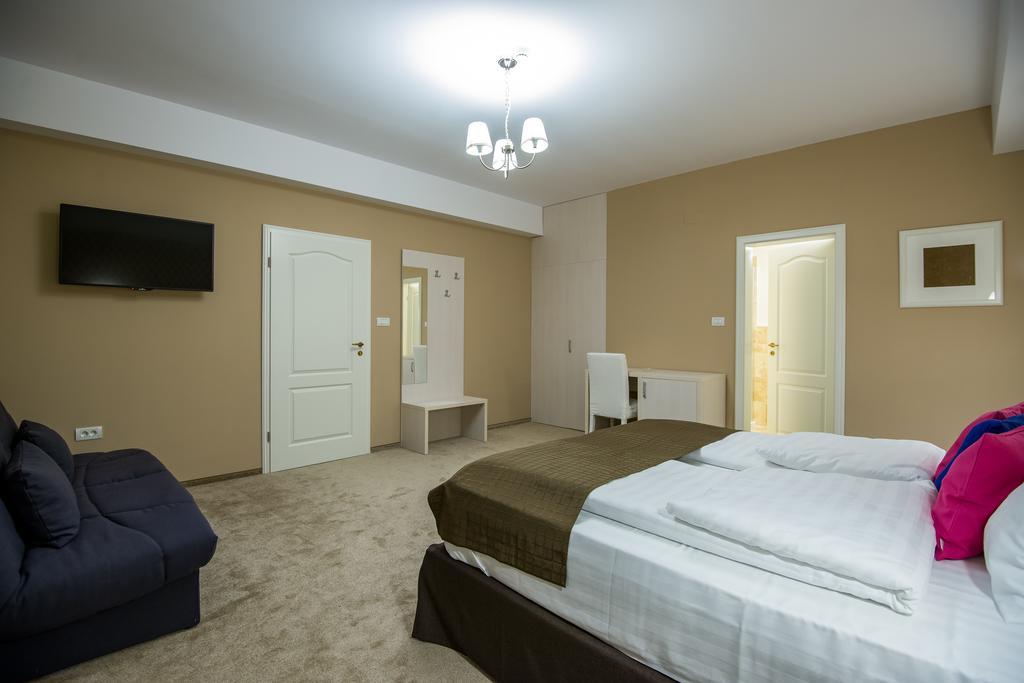 French Boutique Hotel บราชอฟ ภายนอก รูปภาพ