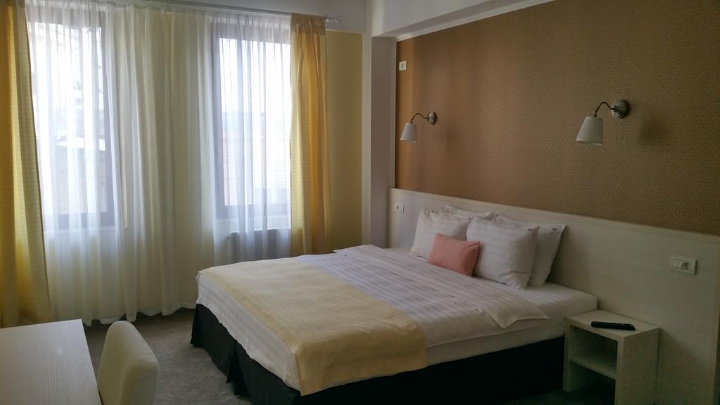 French Boutique Hotel บราชอฟ ภายนอก รูปภาพ