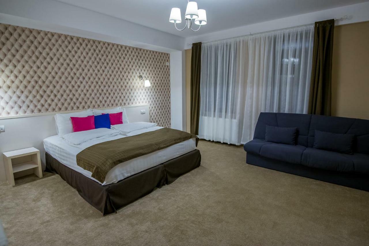 French Boutique Hotel บราชอฟ ภายนอก รูปภาพ