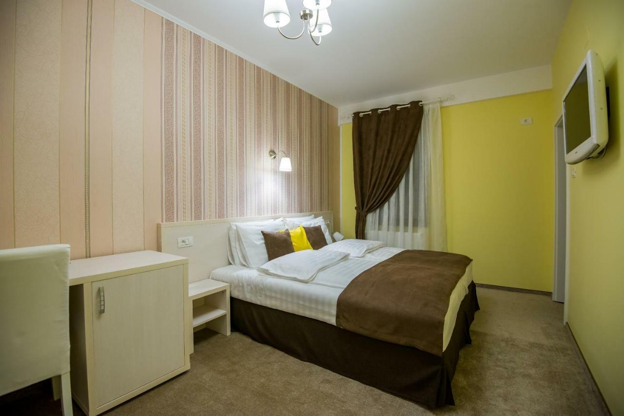 French Boutique Hotel บราชอฟ ภายนอก รูปภาพ