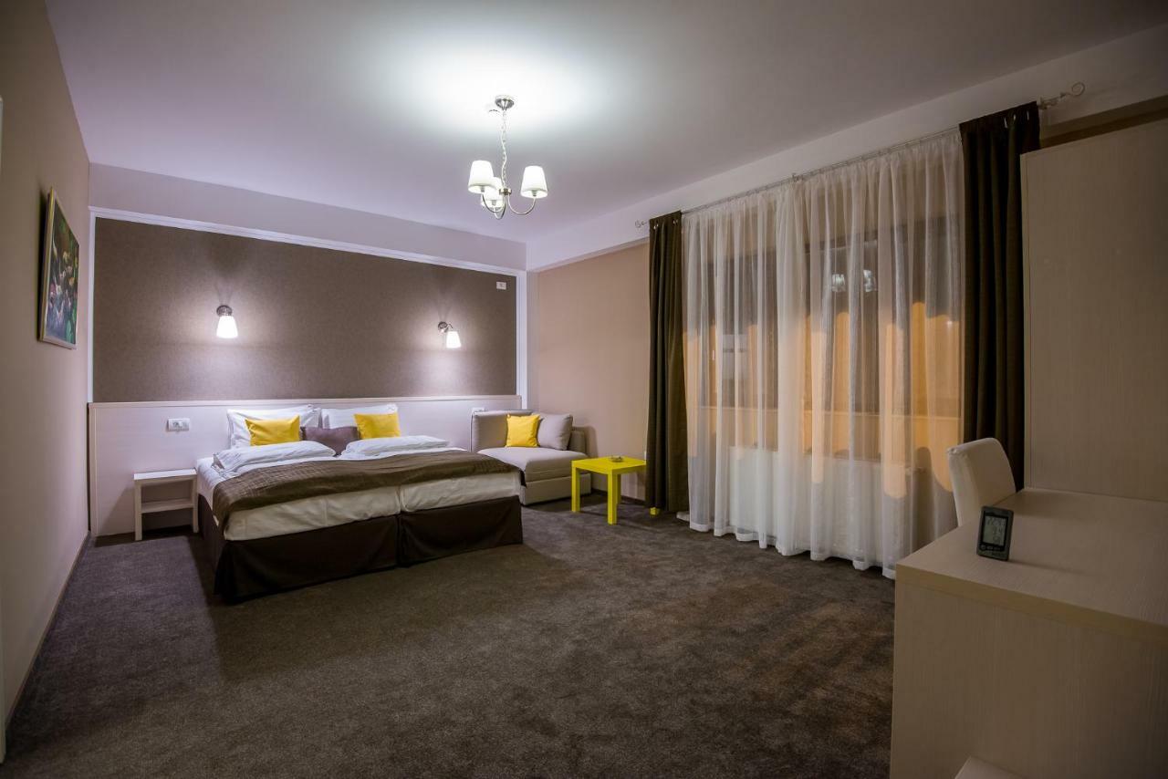 French Boutique Hotel บราชอฟ ภายนอก รูปภาพ